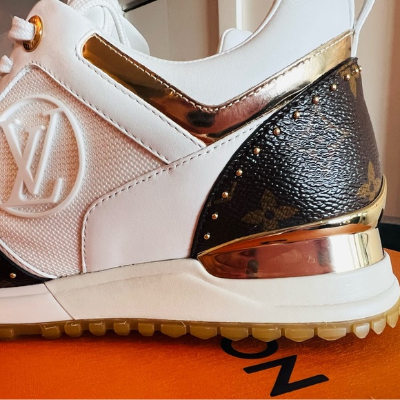 LOUIS VUITTON Run Away Sneakers - NEW - Picture 4 of 10